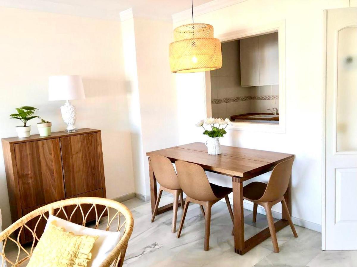 Inspiring Apartment In Carihuela Beach Torremolinos Ngoại thất bức ảnh
