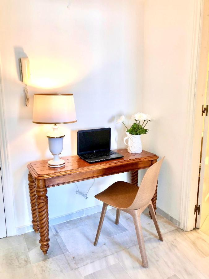 Inspiring Apartment In Carihuela Beach Torremolinos Ngoại thất bức ảnh